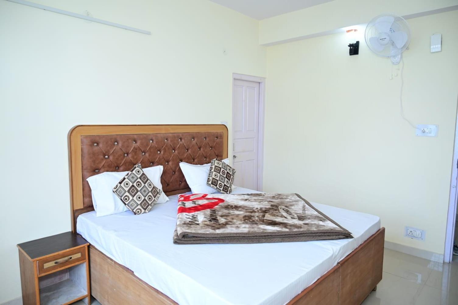 Krishna B&B Near Mall Road Shimla Zewnętrze zdjęcie