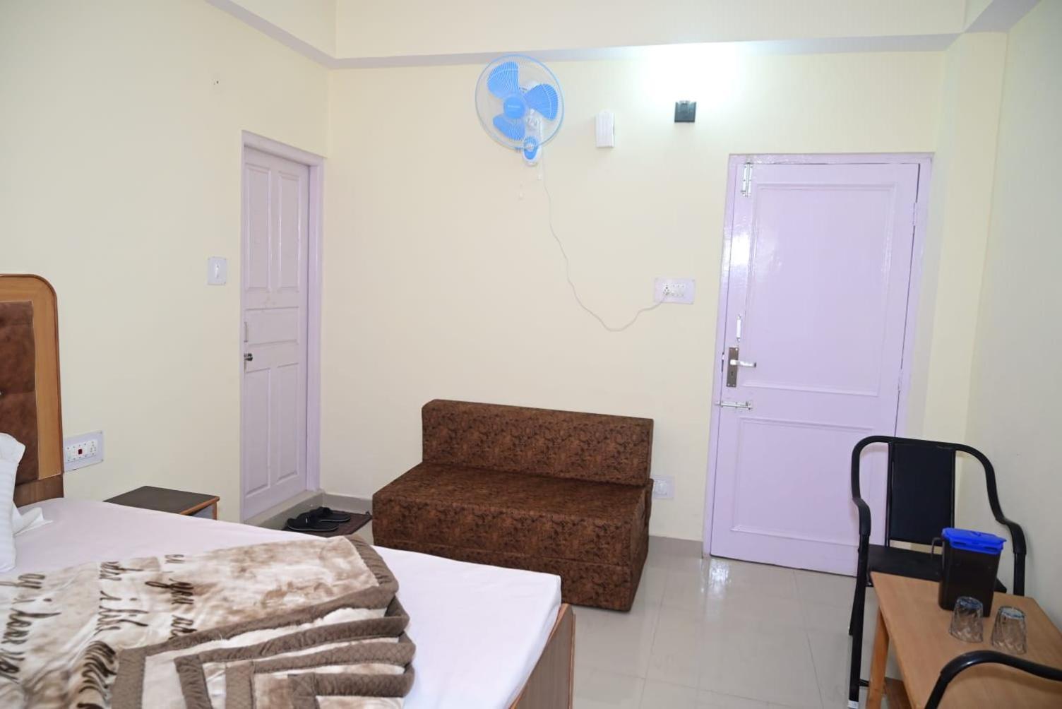 Krishna B&B Near Mall Road Shimla Zewnętrze zdjęcie