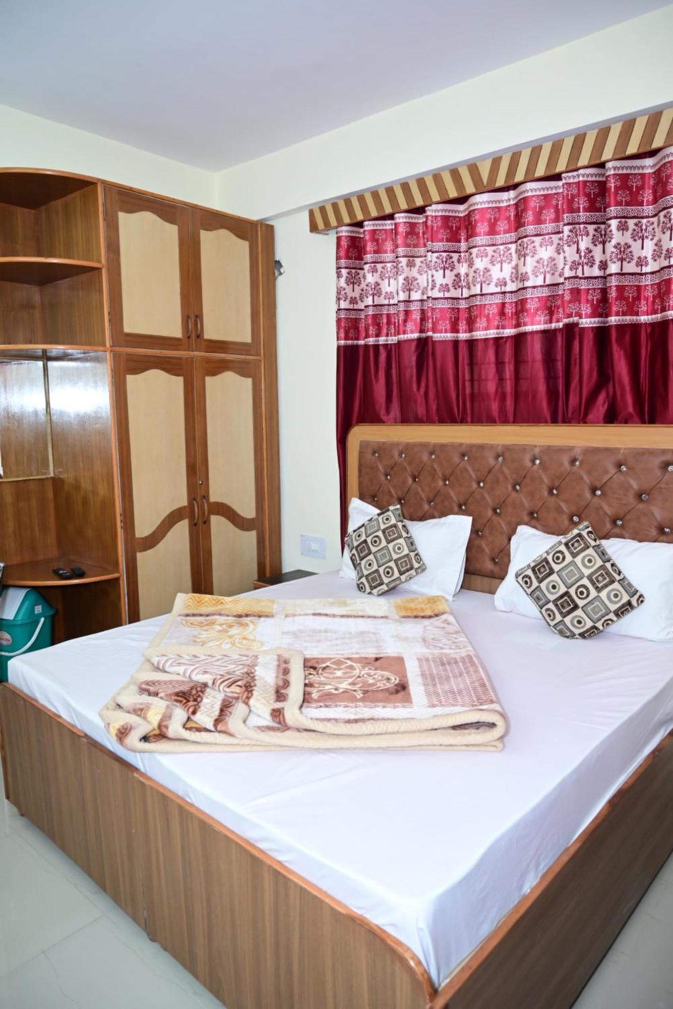 Krishna B&B Near Mall Road Shimla Zewnętrze zdjęcie