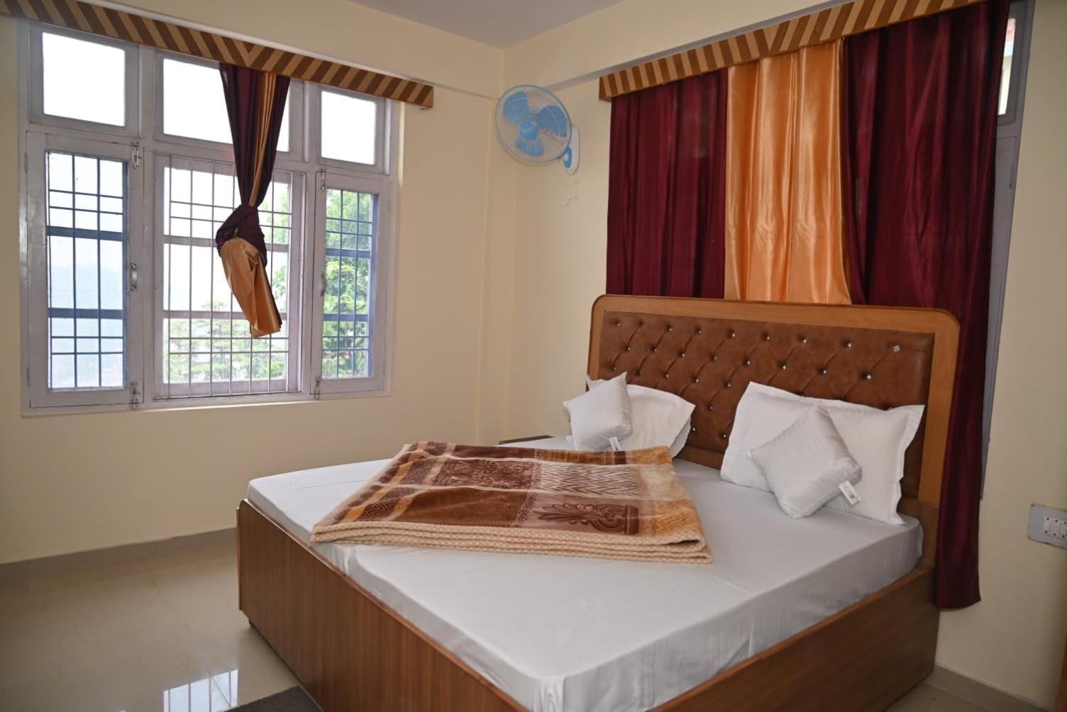 Krishna B&B Near Mall Road Shimla Zewnętrze zdjęcie